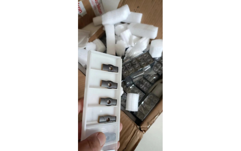 刀具材料的物理性能匹配对刀片的切削性能有哪些影响？